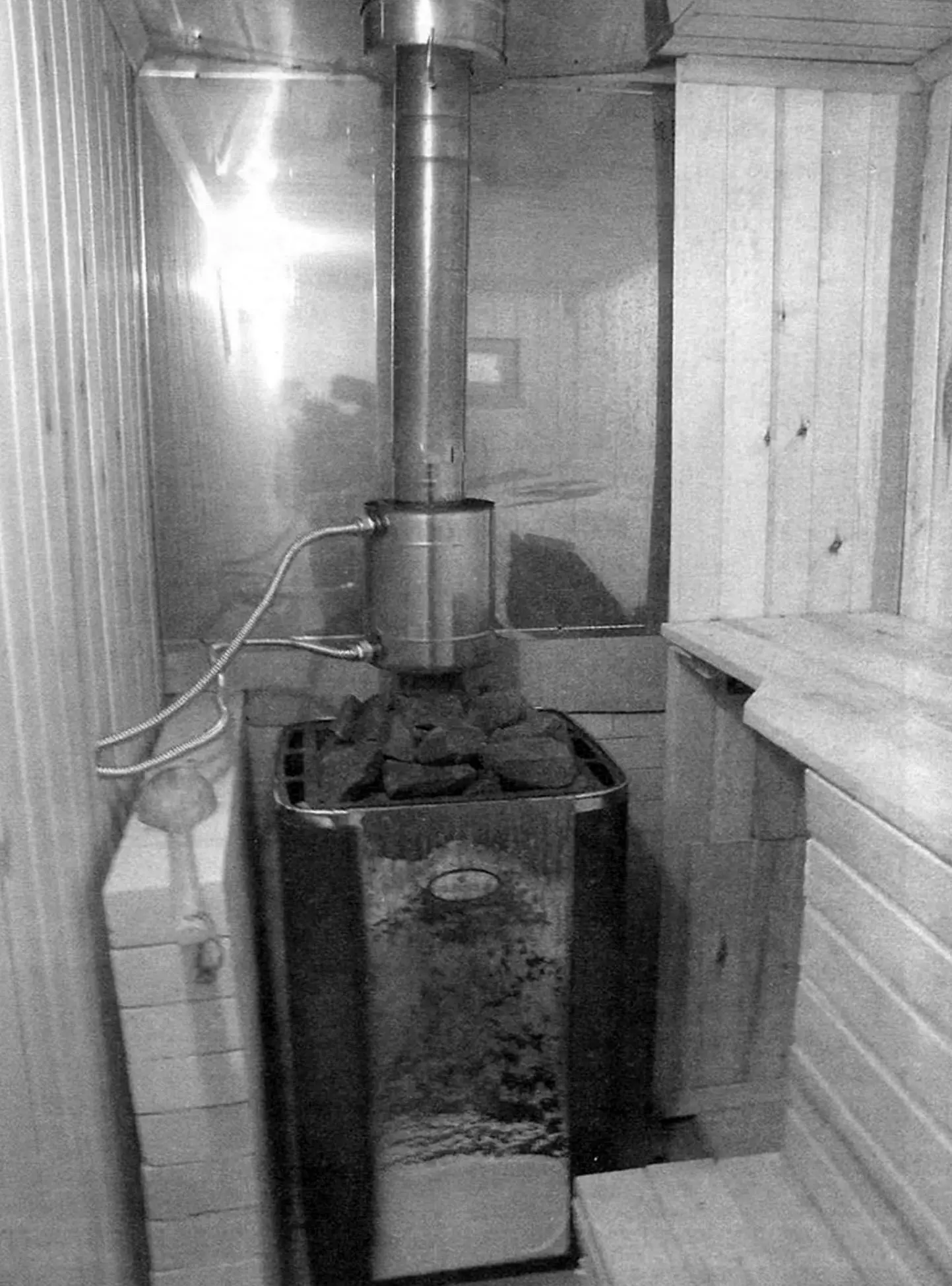 AST WATER HEATING IN THE SAUNA