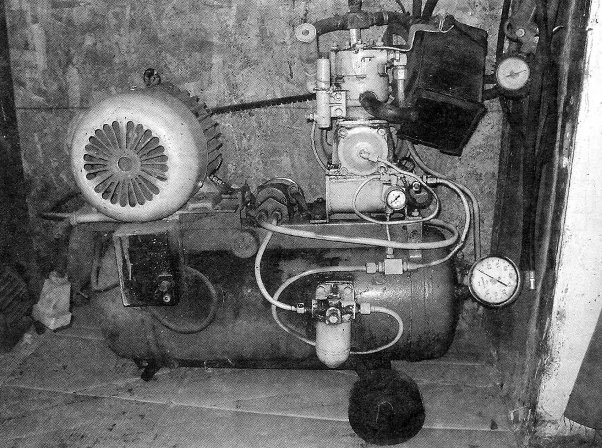 “WIND” FROM A CANISTER