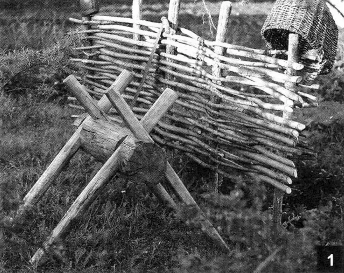 Decorative Wooden Sawbuck for Garden DIY