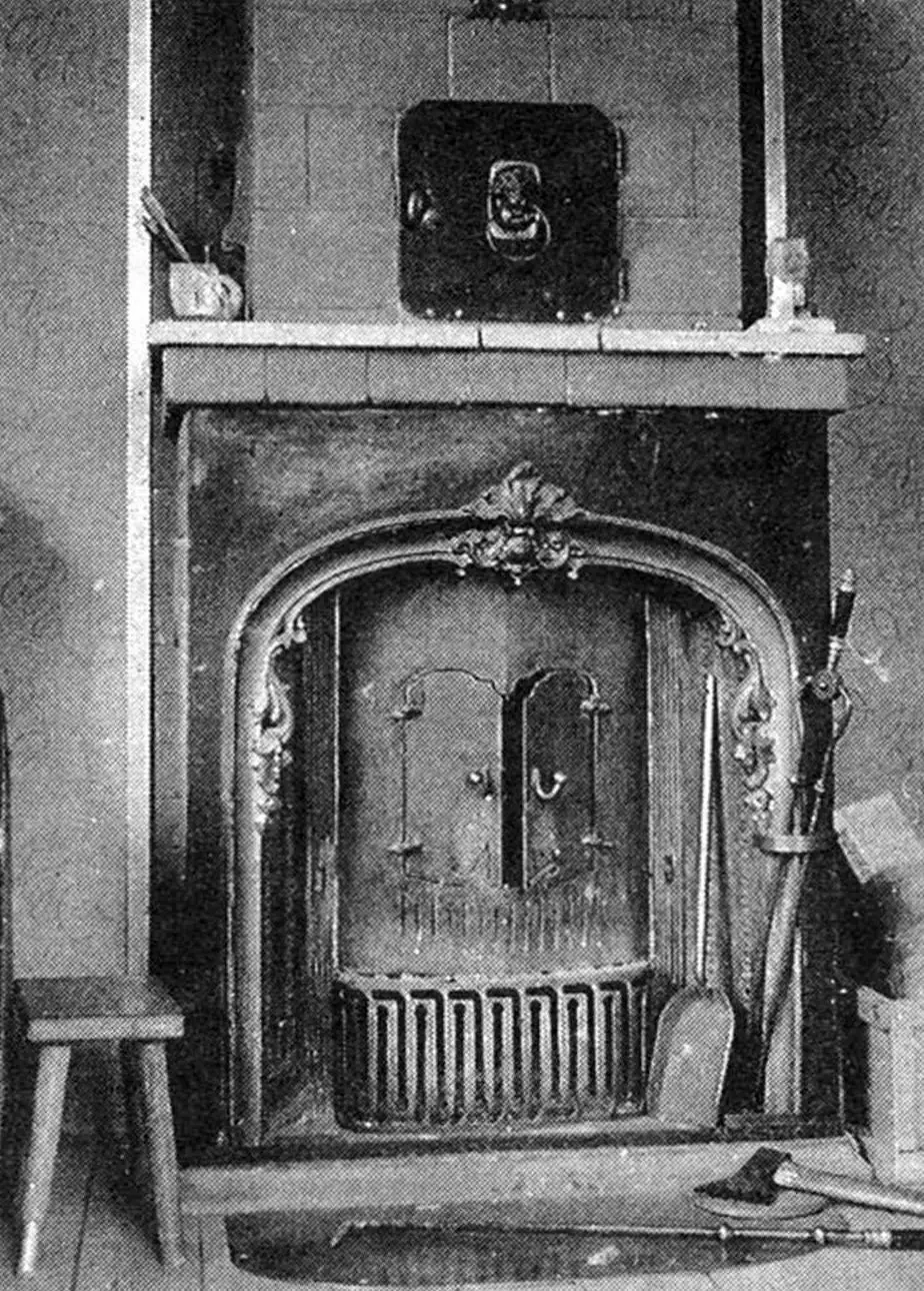 Stove-Fireplace-Stove Complex for Home & Cottage