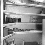 Corner shelving unit