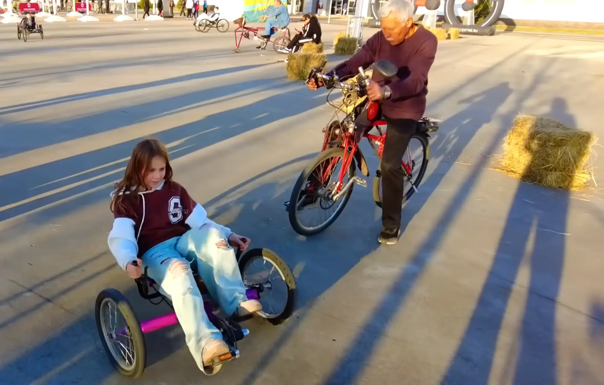 Velokult-2025: custom bikes, e-mopeds, wooden racer builds