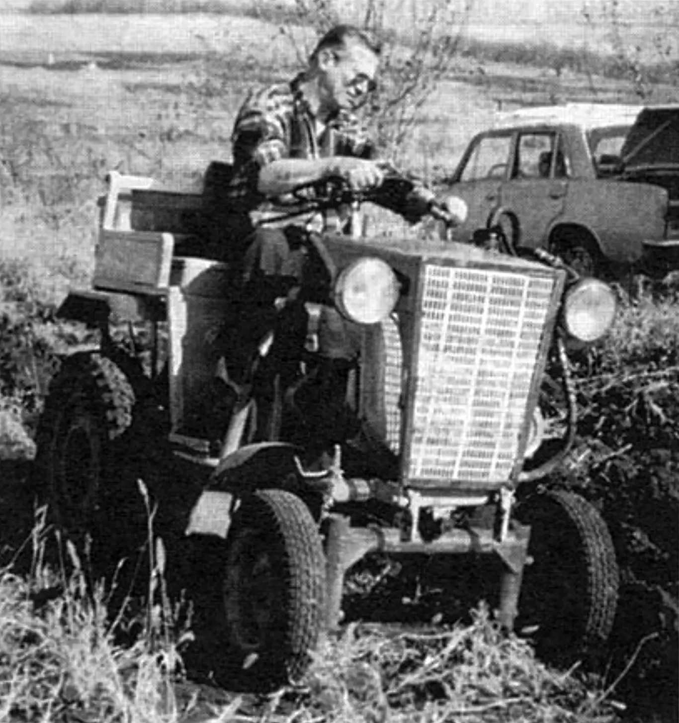 DIY mini-tractor: UD-25 engine, dual gearbox, Volga axle