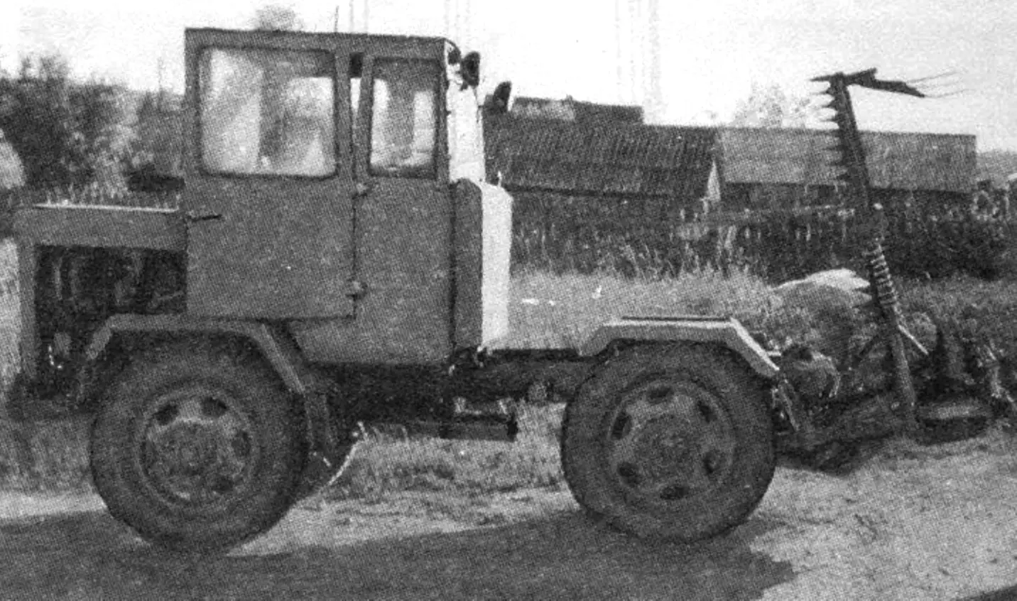 Homemade tractoromobile: 4WD chassis, PTO and hitch