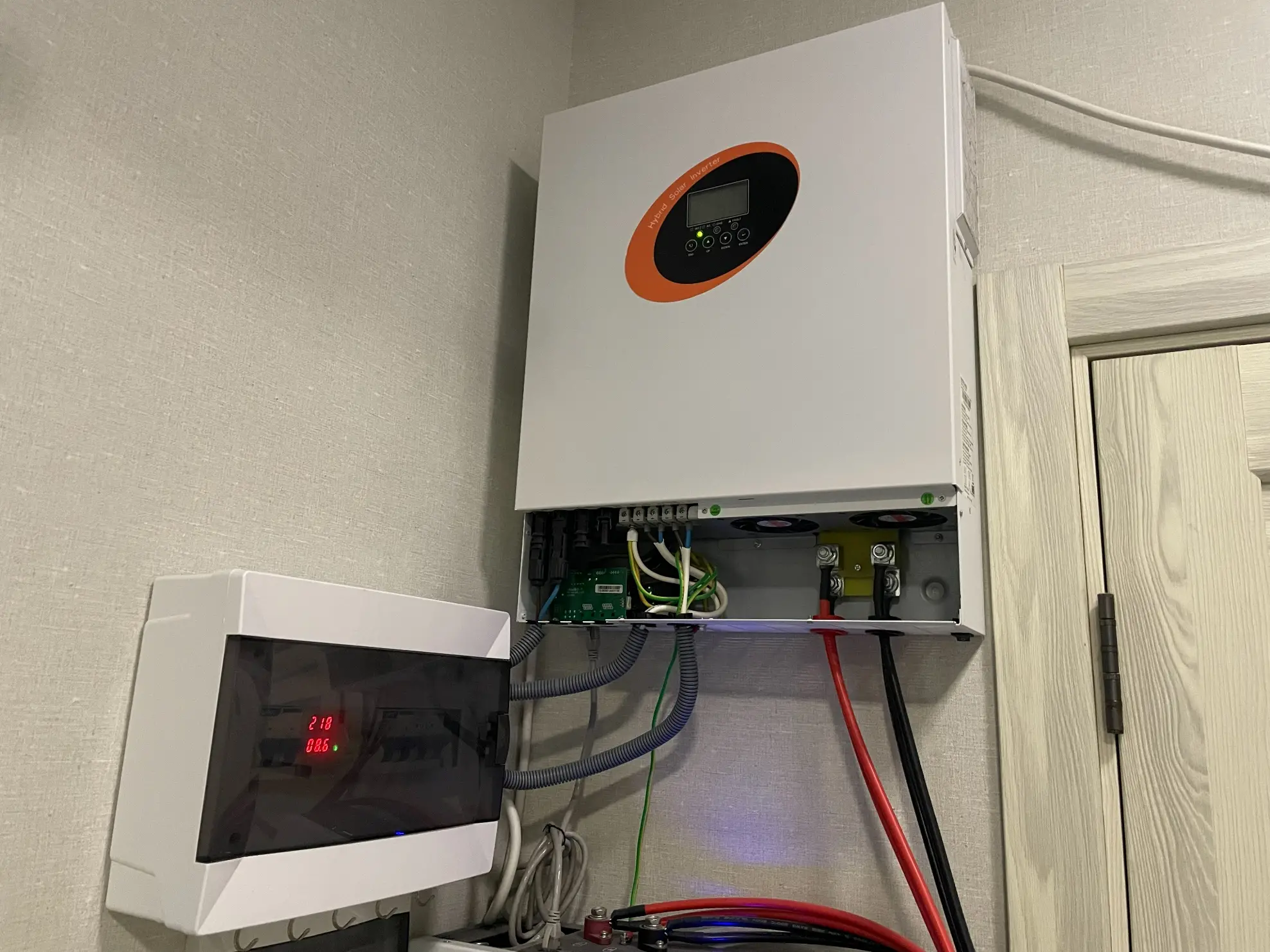 11 kW hybrid inverter for balcony solar power system