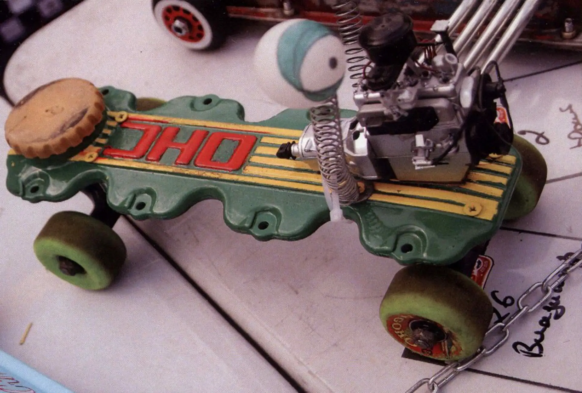 Valve cover racing: rules, track, and models