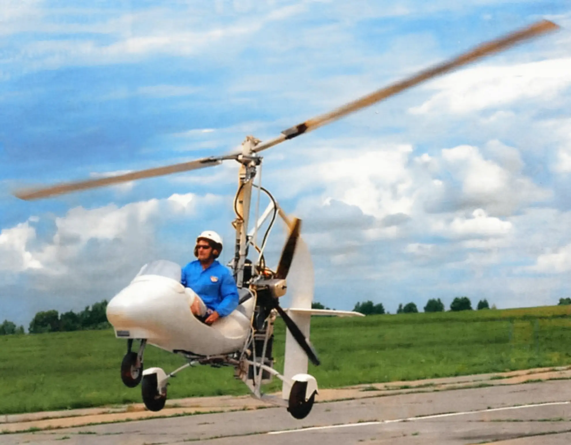 Autogyro rotor blades: manufacture, balance, hub assembly